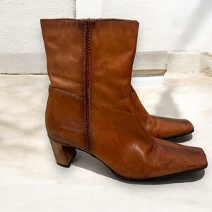 Vintage Aldo made  in Poland leather cognac booties y2k glam western 39